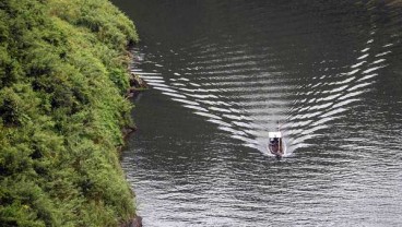 NORMALISASI SUNGAI CITARUM : Menunggu Langkah Maju