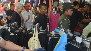 Video Bos IMF Blusukan ke Tanah Abang, Beli Baju Koko 