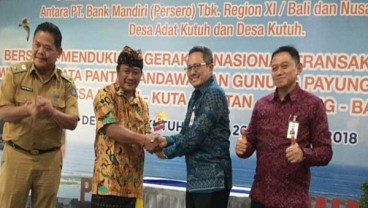 Mandiri Layani Transaksi Non tunai di Pantai Pandawa dan Gunung Payung, Bali