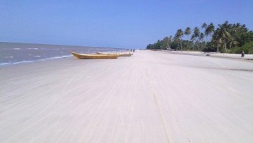 Tarik Minat Wisatawan, Pesisir Selatan Tata Pantai Carocok