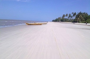 Tarik Minat Wisatawan, Pesisir Selatan Tata Pantai Carocok