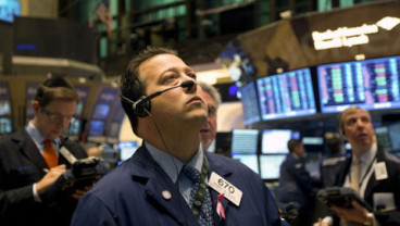 Dow Jones dan S&P 500 Catat Bulan Terburuk Dalam 2 Tahun