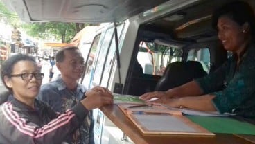 Dorong Taat Pajak, Denpasar Bagi-bagi Kaos Gratis