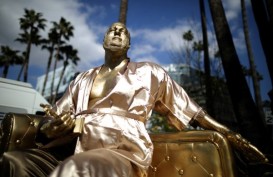 Jelang Piala Oscar 2018, Patung Harvey Weinstein Dipajang di LA