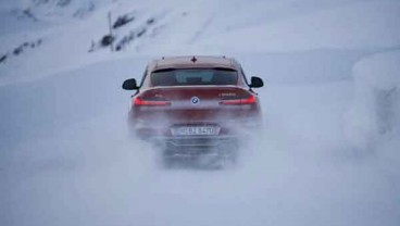 Lewati Pegunungan Alpine, BMW X4 Menuju Lokasi Global Premier di GIMS 2018