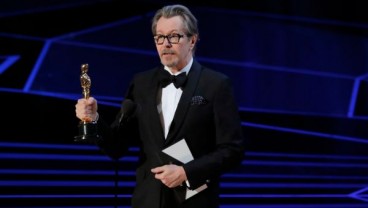 PIALA OSCAR 2018: Gary Oldman Raih Piala Oscar Pertamanya Sebagai Aktor Terbaik