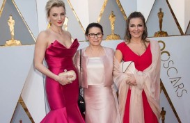 PIALA OSCAR 2018: Gemerlap dan Menawannya Gaun di Karpet Merah 