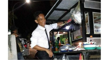 Coba Beli Bakso Ini, Anda Akan Merasa Dilayani Seorang CEO
