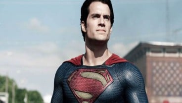 Henry Cavill Pemeran Superman Bantah Kabar Kematiannya