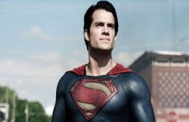 Henry Cavill Pemeran Superman Bantah Kabar Kematiannya