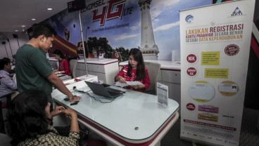 REGISTRASI KARTU, Masih Banyak Pelanggan Datangi Kantor Operator