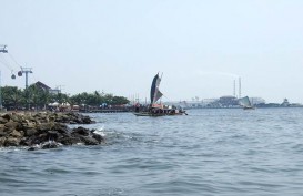 Pemprov DKI Janji Bersihkan Sampah Teluk Jakarta