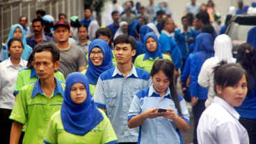  TENAGA KERJA: Saatnya Memperjuangkan Hak Pekerja Perempuan 