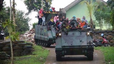 Tank TNI AD Terperosok di Sungai, Dua Meninggal