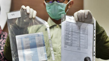 OTT PN Jaksel: Panitera Penerima Suap Divonis 4 Tahun Penjara