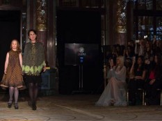 Alleira Tampilkan Batik Tradisional Indonesia di Paris Fashion Week 2018