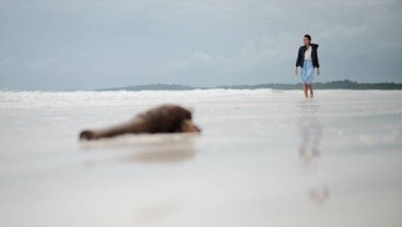 Pesona Ngurbloat, Pasir Pantainya Selembut Tepung