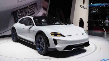 World Premiere di GIMS 2018: Porsche Mission E Cross Turismo Serba Listrik Sportif Praktis 