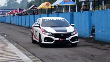 Honda Civic Hatchback Turbo Tampil Sebagai Official Car Indospeed Race Series 2018 