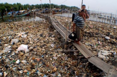 Anies Rangkul Anggota BKSP Kelola Sampah dan Limbah Air