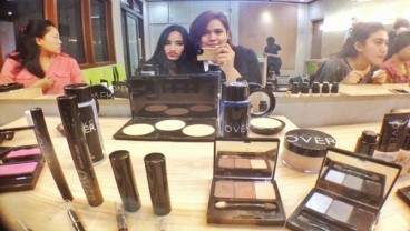 Kenali Jati Diri Dengan Eksplorasi Make Over Dalam Fashion dan Beauty