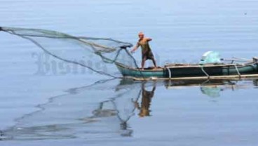 Pemprov Sumbar Bantu Alat Tangkap Nelayan Pulau Sinyau-Nyau