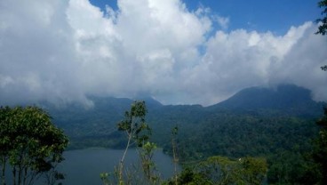 Asik, Kapal Pesiar Azamara Journey Singgah di Bali