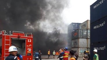 KEBAKARAN REACH STACKER DI PRIOK  : Multi Terminal Indonesia Gelar Investigasi