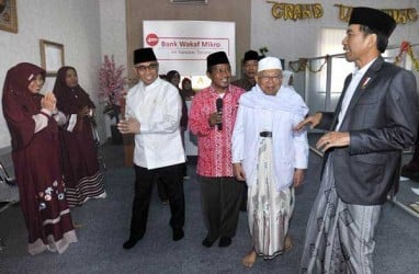 Jokowi Minta OJK Rumuskan Ulang Besaran Pinjaman Bank Wakaf Mikro