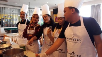 Hotel Novotel Balikpapan Berbagi Resep Rahasia dengan Media