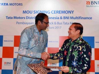 PABRIKAN INDIA : Tata Motors Tumbuh 20%