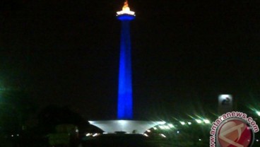 Tugu Monas Jadi Biru di Malam Hari, Ada Apa Ya?