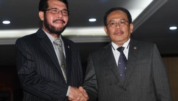 Ketua MK yang Baru Sumpah Di Hadapan Jusuf Kalla