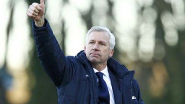 Pelatih Alan Pardew Tinggalkan West Bromwich Albion yang Terancam Degradasi