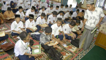 Hipmi Jatim & Kemendag Dampingi Perdagangan Produk Pesantren