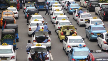APLIKATOR JADI PERUSAHAAN TRANSPORTASI : Menhub Tunggu Masukan Go-Jek & Grab