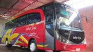 Kecelakaan Maut Tol Ngawi : Bus Pariwisata SMA 2 Magelang Tabrak Tronton. Satu Tewas