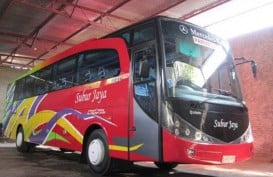 Kecelakaan Maut Tol Ngawi : Bus Pariwisata SMA 2 Magelang Tabrak Tronton. Satu Tewas