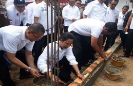 Padat Karya Tunai BUMN Bangun Drainase & MCK di Batam 