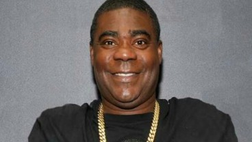 Masuk Hollywood Walk of Fame, Komedian Tracey Morgan Cium Bintang Bertuliskan Namanya