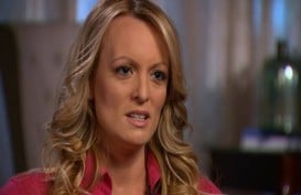 Stormy Daniels "Serang" Cohen Usai Sidang 