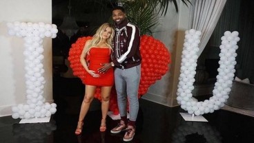 Ini Alasan Khloé Kardashian Tetap Gunakan Nama Belakang Kekasihnya Untuk Anak Mereka