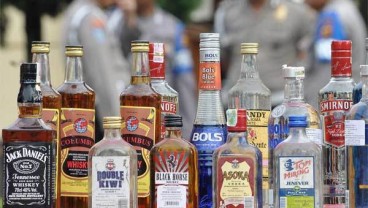 Polisi Sita Puluhan Botol Miras di Wilayah Singkawang