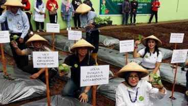 Hari Bumi, Super Indo Perluas Program Berkebun di Kota Bandung