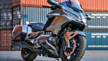 MOTOR GEDE  : AHM Pasarkan Gold Wing Seharga Rp1 Miliar 