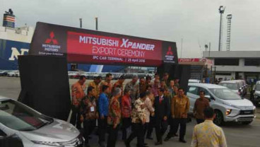 Jokowi Resmikan Ekspor Perdana Mobil Mitshubishi 