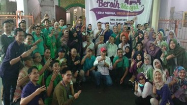 Karyawan Muamalat Bersihkan 260 Masjid, di Jakarta dan Kuala Lumpur