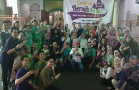Karyawan Muamalat Bersihkan 260 Masjid, di Jakarta dan Kuala Lumpur