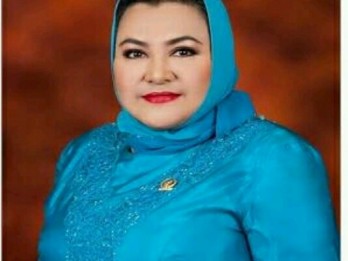 Emilia Contessa Kembali Daftar Calon Anggota DPD Jawa Timur