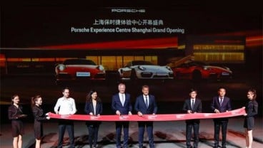 Porsche Buka Experience Center Pertama di Asia